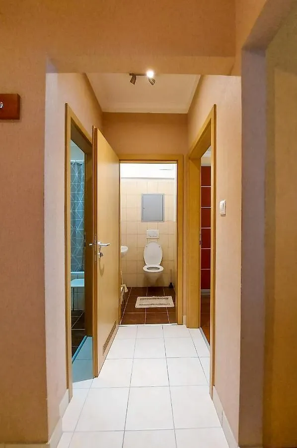Harmony Apartments - Balcony, Ac, Free Parking, Metro, Self Check-In Budapeszt 0*,  Węgry